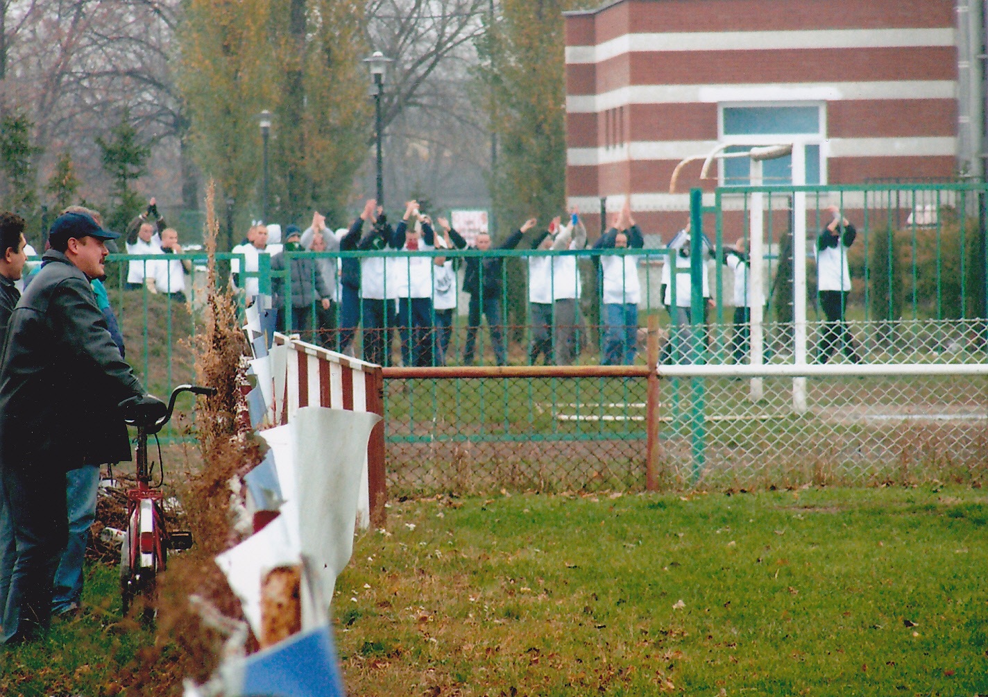 Pogoń Grodzisk Mazowiecki - Olimpia Warszawa 11.11.2004 Puchar Polski — fotografia 3